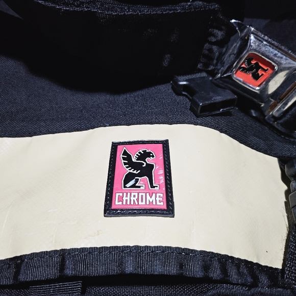 Chrome Industries Messenger Bag - Picture 2 of 2